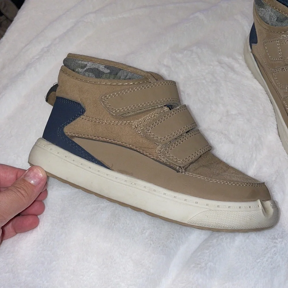 Oshkosh B’gosh size 13, tan with navy blue and camo